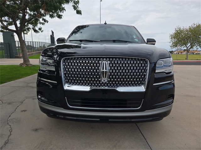 2024 Lincoln Navigator L Premiere photo 2