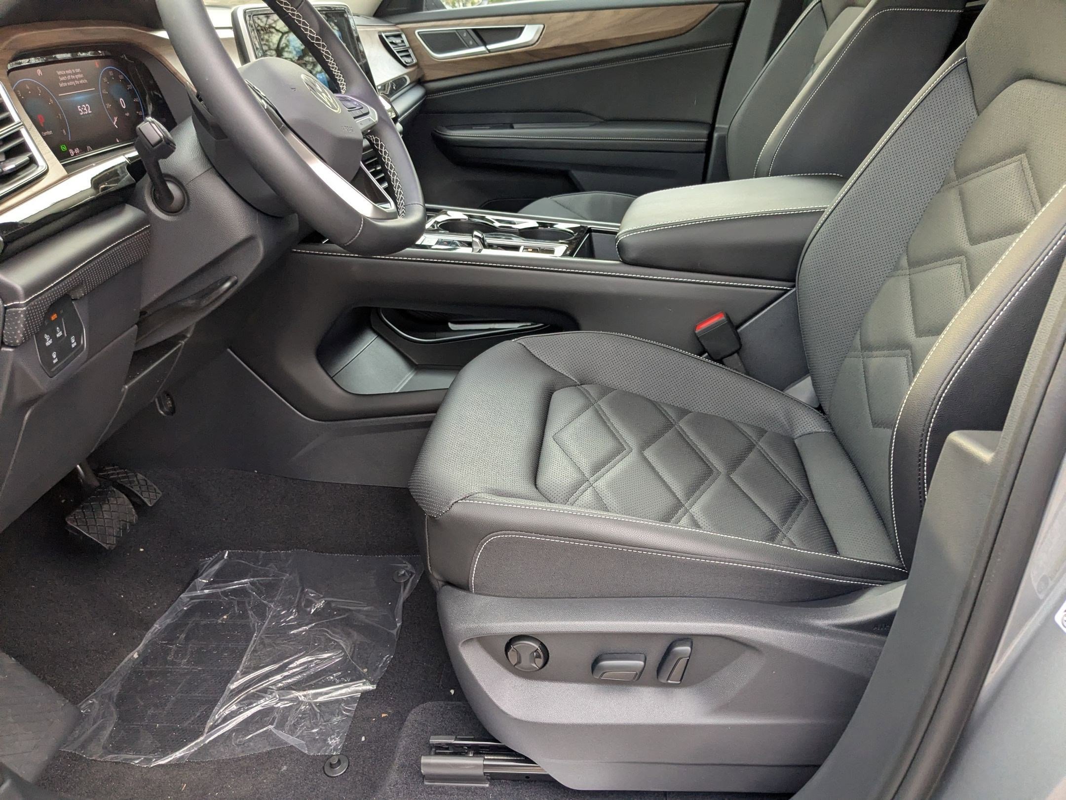 2026 Volkswagen Atlas SE Technology photo 4