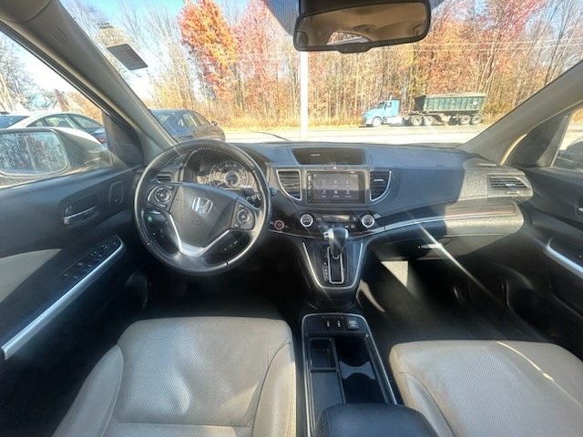 2015 Honda CR-V Touring photo 3