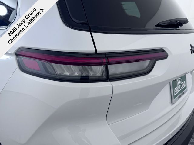 2025 Jeep Grand Cherokee Altitude X photo 14