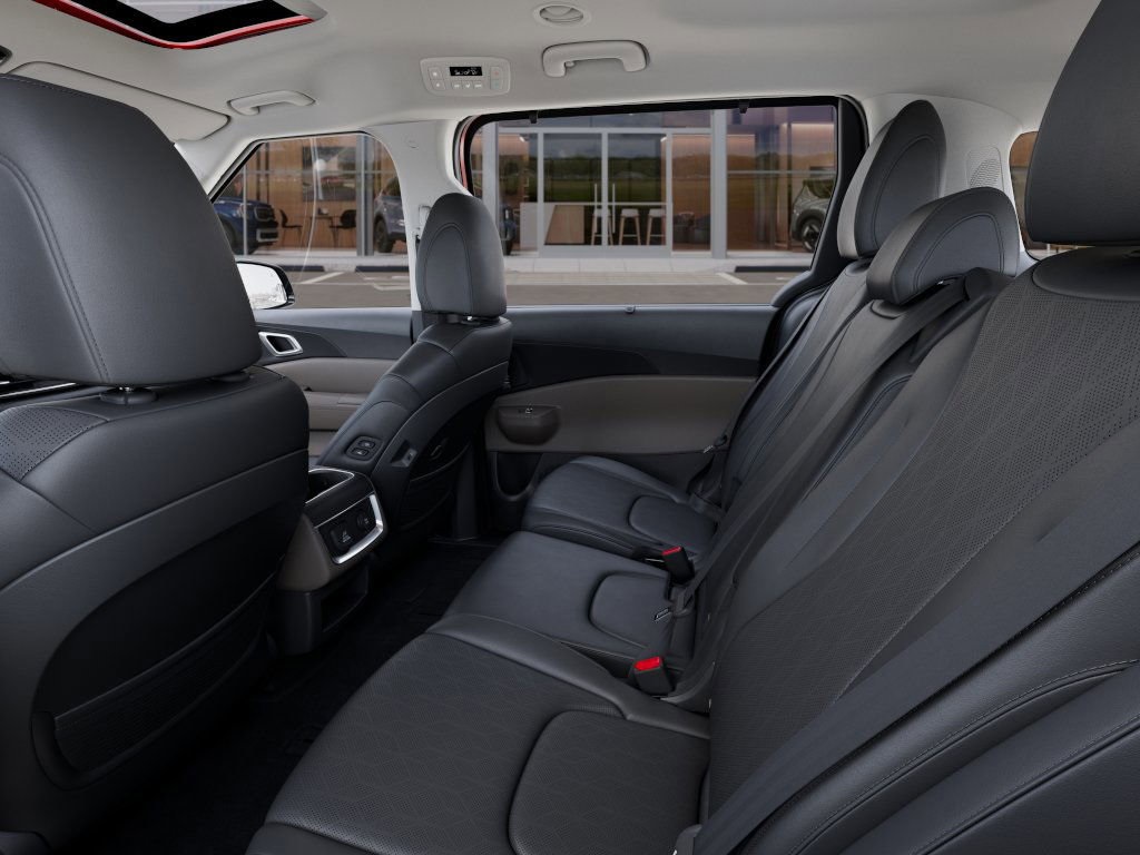 2025 Kia Carnival SX photo 18