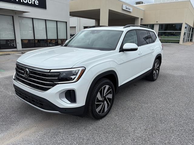 2026 Volkswagen Atlas SE photo 2