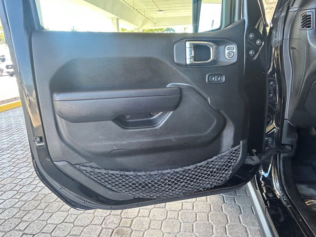 2022 Jeep Wrangler Unlimited Rubicon photo 32