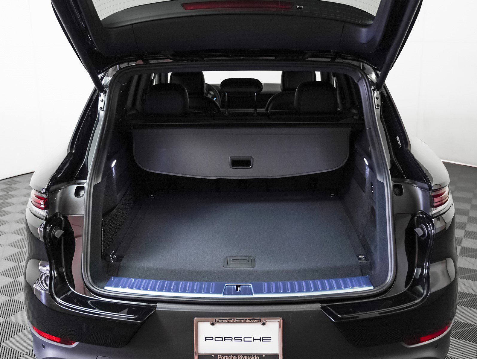2025 Porsche Cayenne E-Hybrid photo 28