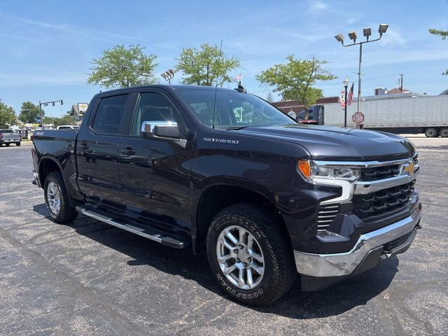 2022 Chevrolet Silverado 1500 LT photo 3