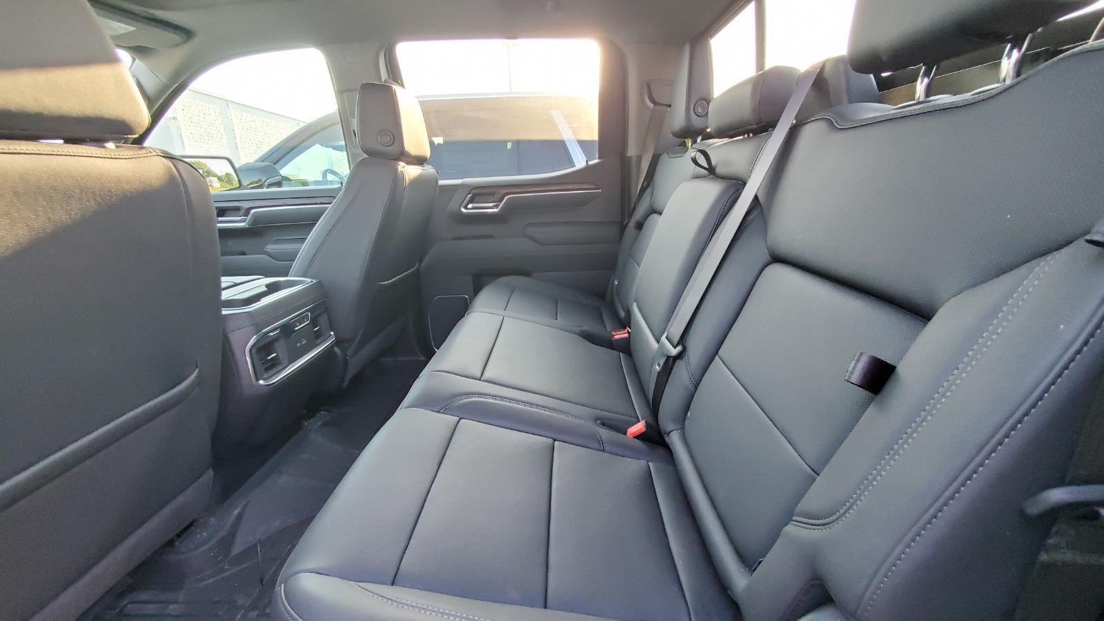 2025 Gmc Sierra 1500 SLT photo 4
