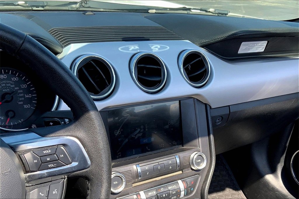 2017 Ford Mustang EcoBoost Premium photo 6