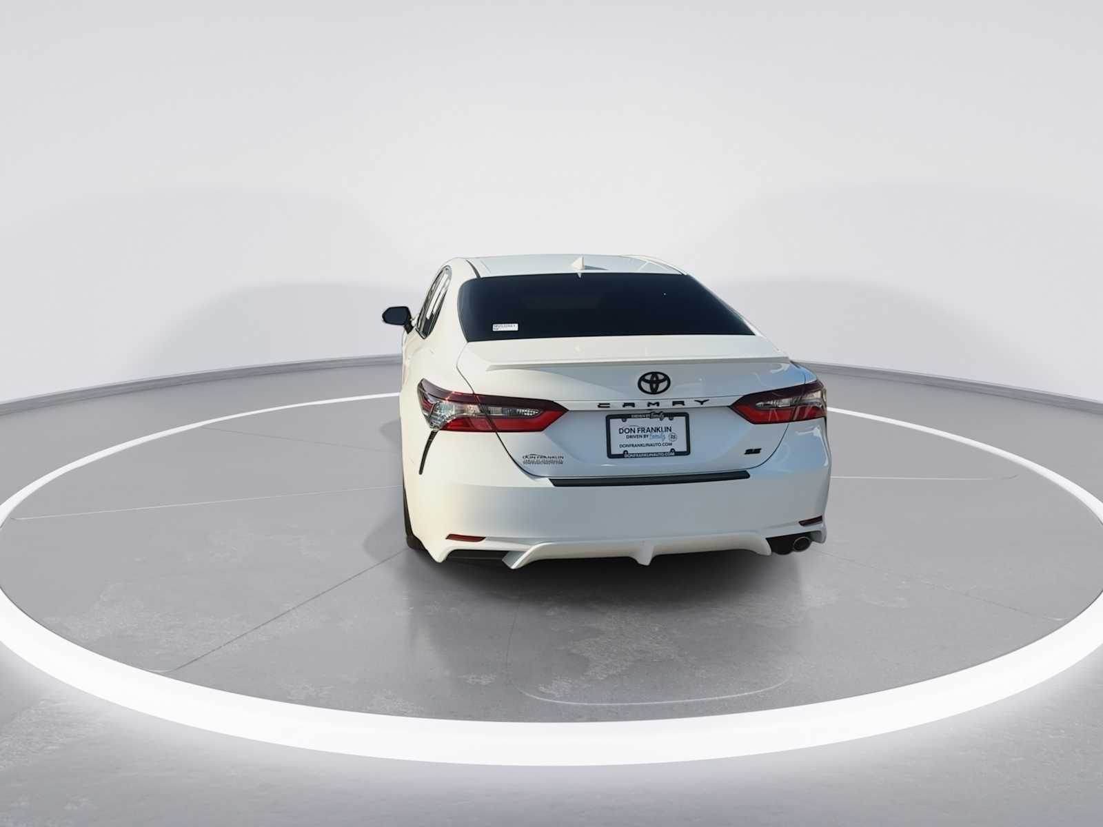 2021 Toyota Camry SE photo 7