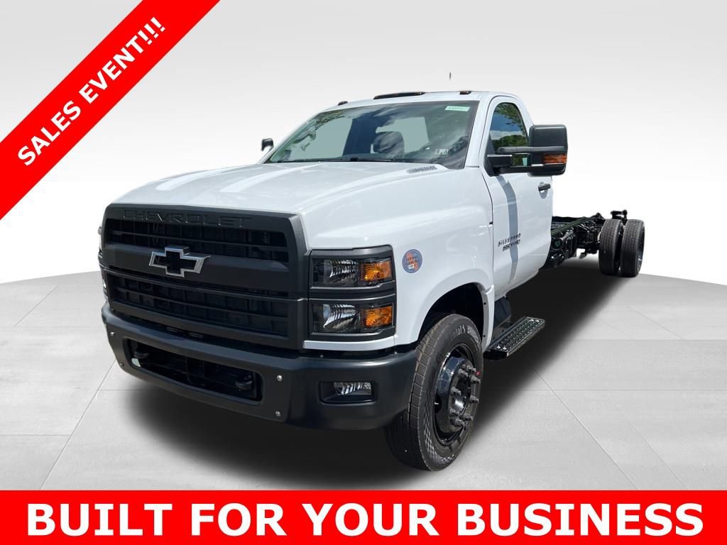 2024 Chevrolet Silverado 4500 Medium Duty Chassis Cab Work Truck's photo