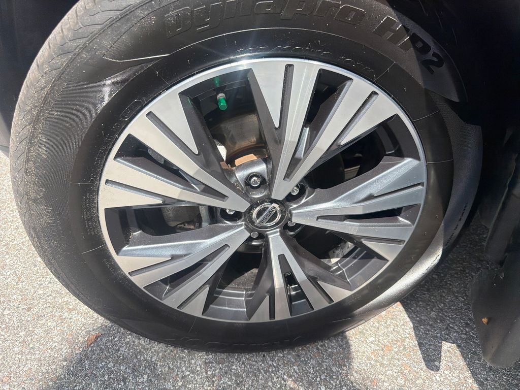 2021 Nissan Rogue SV photo 38