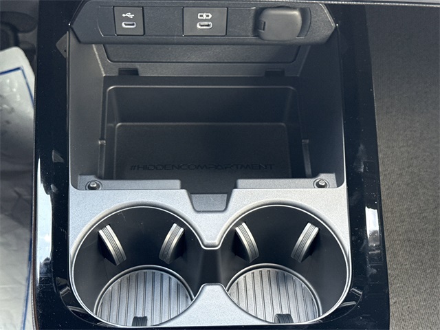 2025 Toyota Prius LE photo 25
