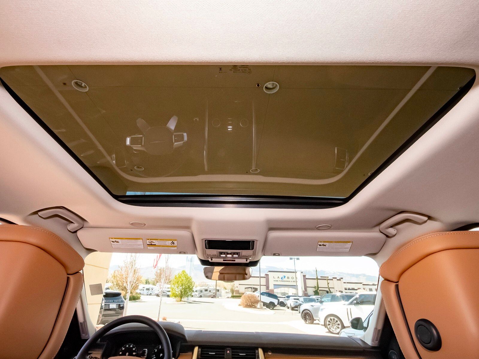 2025 Land Rover Discovery Metropolitan Edition photo 48