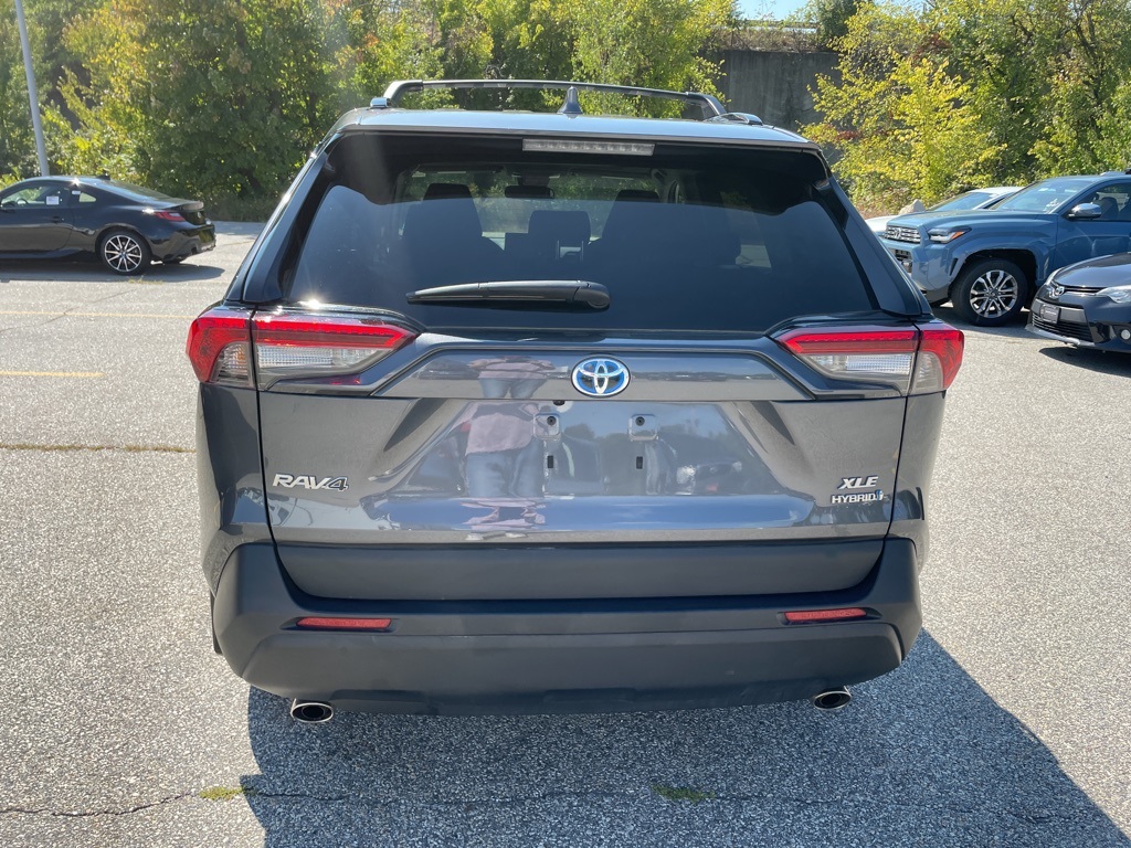 2021 Toyota RAV4 Hybrid XLE photo 4