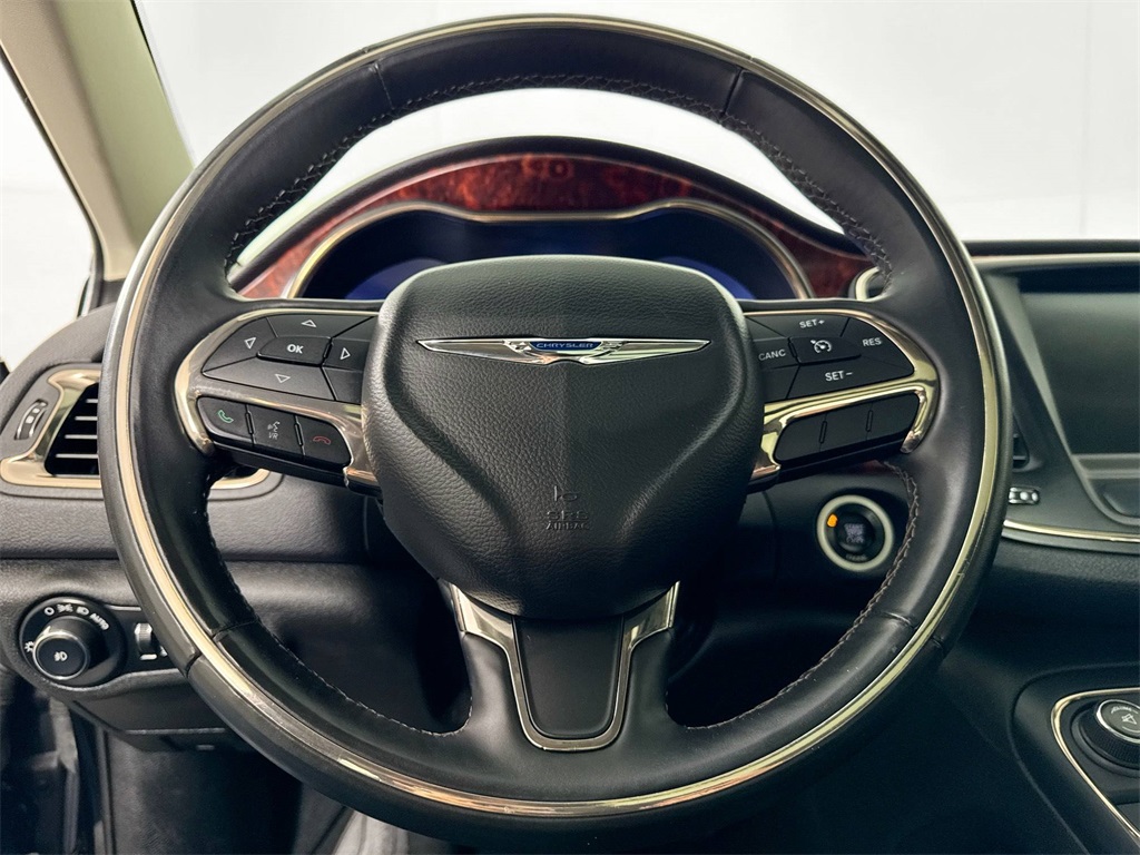 2015 Chrysler 200 C photo 32