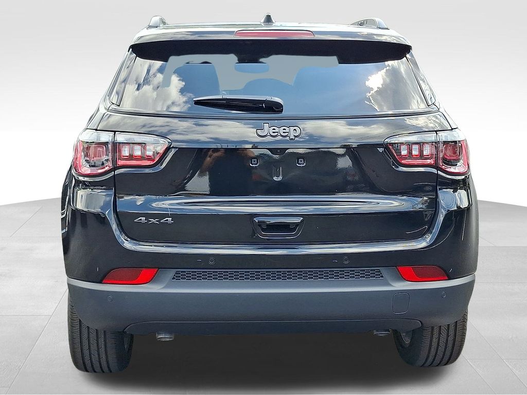 2025 Jeep Compass Limited photo 2