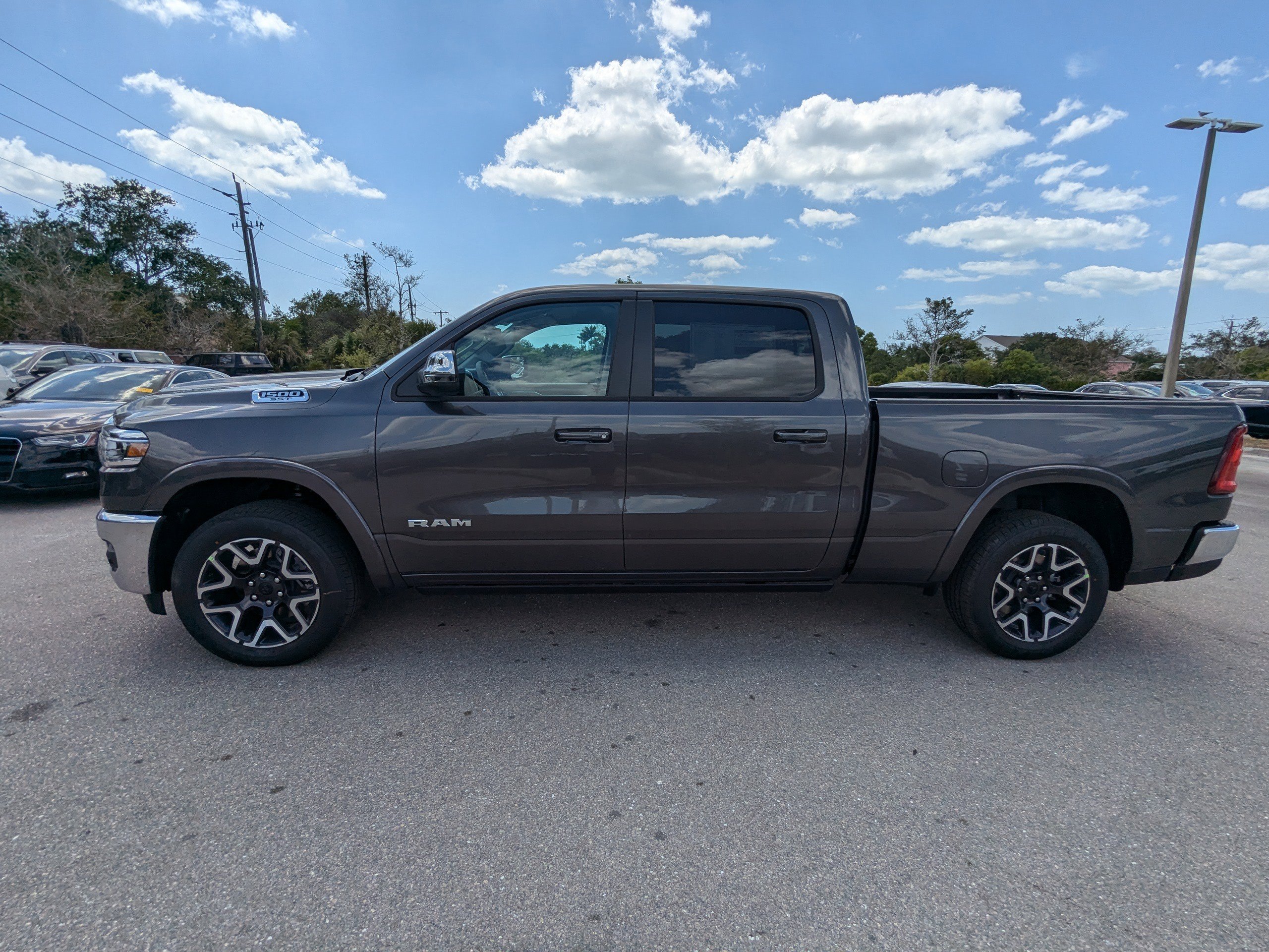 2025 Ram 1500 Laramie photo 7