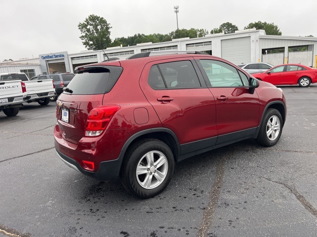 2022 Chevrolet Trax LT photo 2