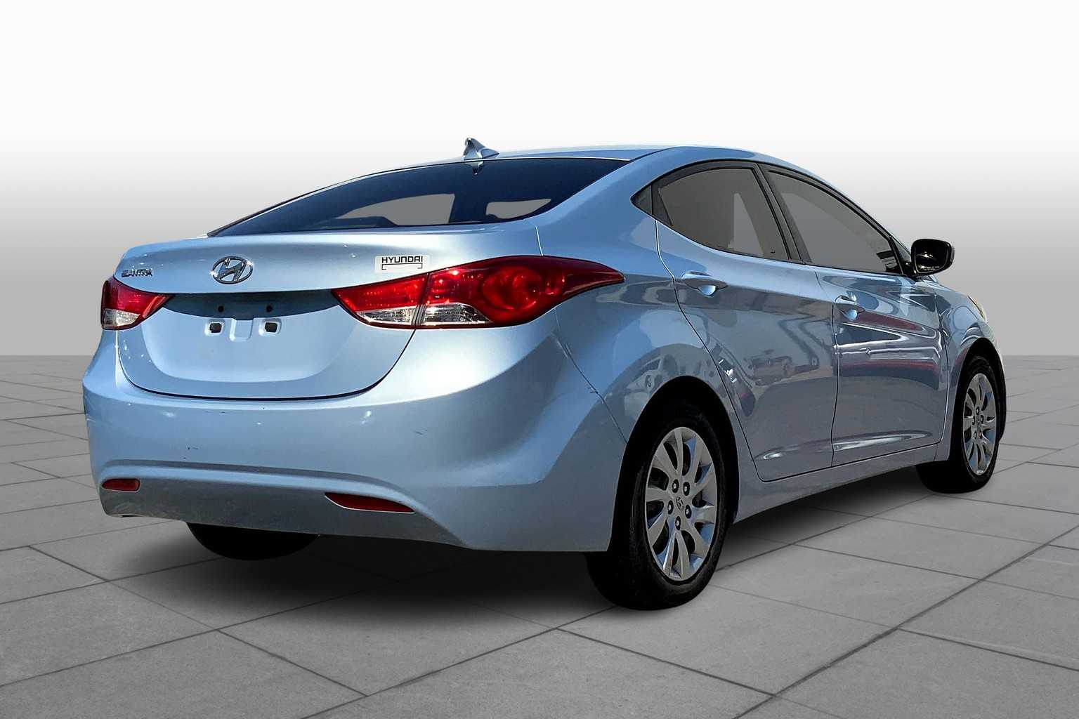 2013 Hyundai Elantra GLS photo 11