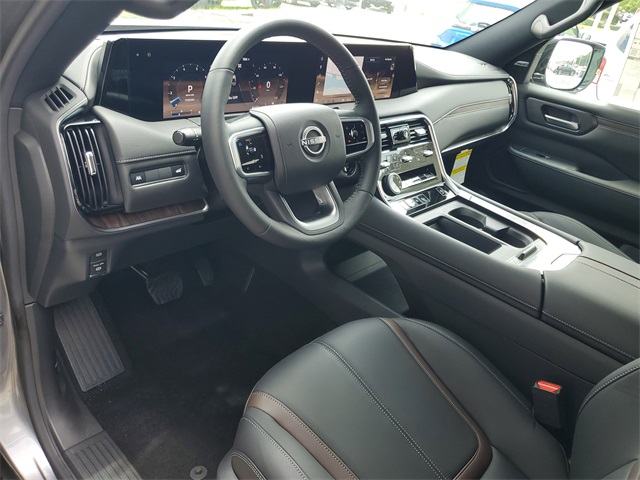 2025 Nissan Armada SL photo 13