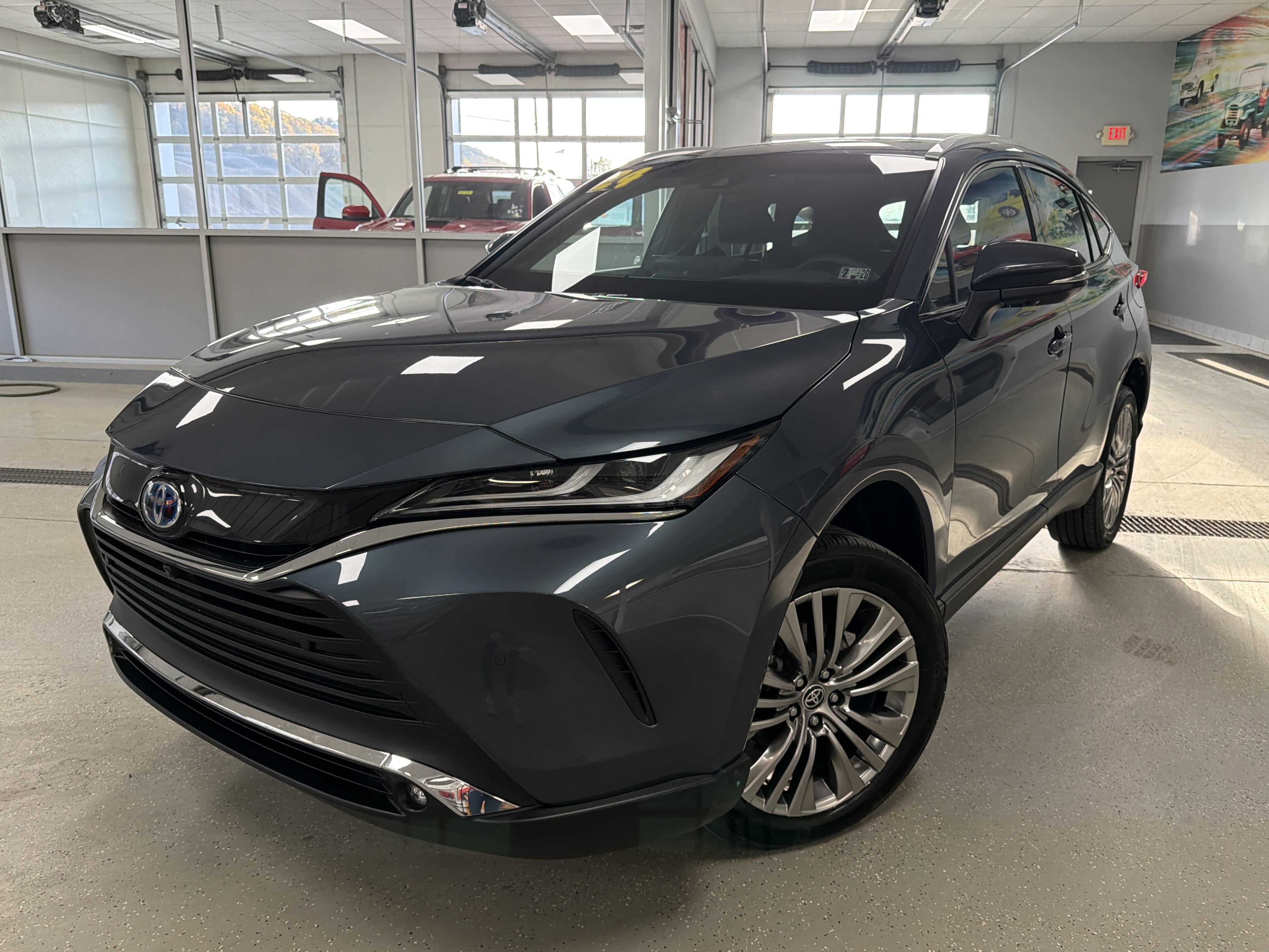 2024 Toyota Venza Limited's photo