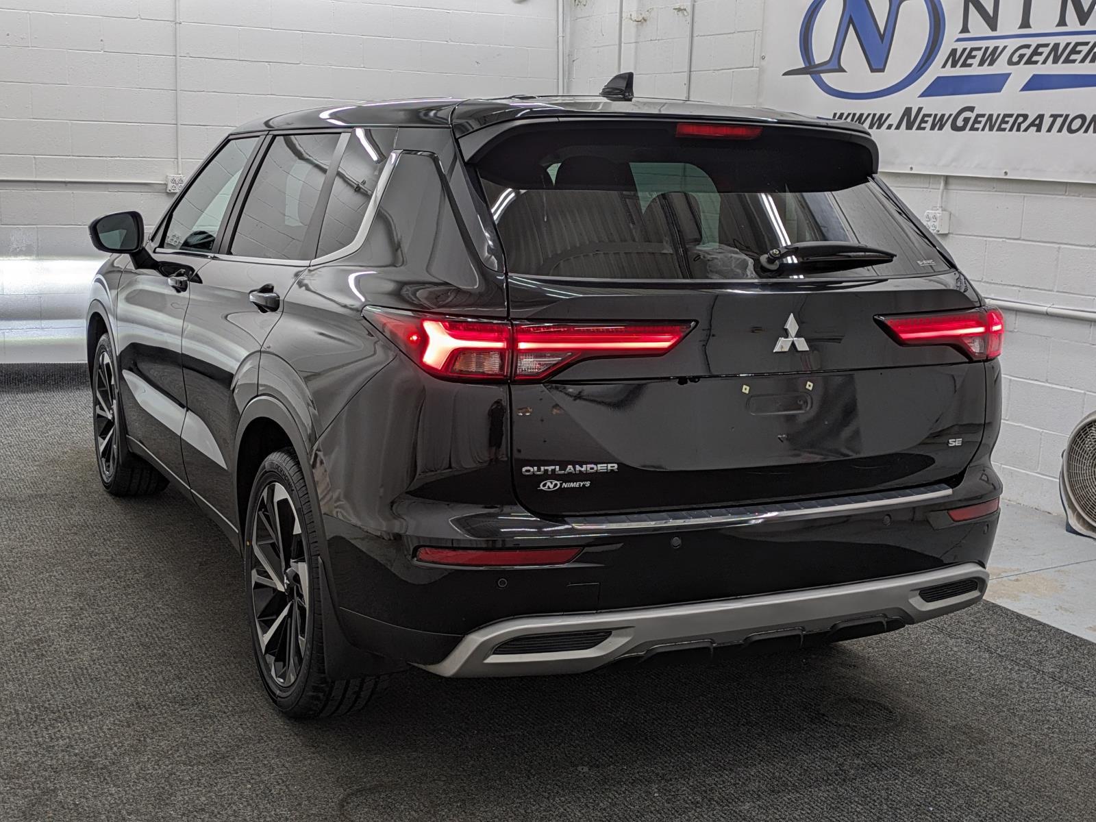 2022 Mitsubishi Outlander SE photo 13