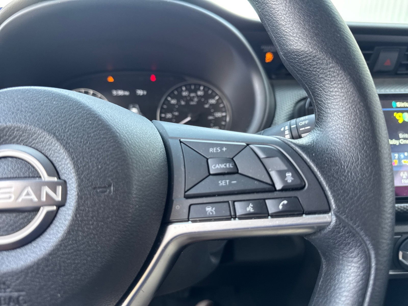 Used 2024 WHITE Nissan SV image 23