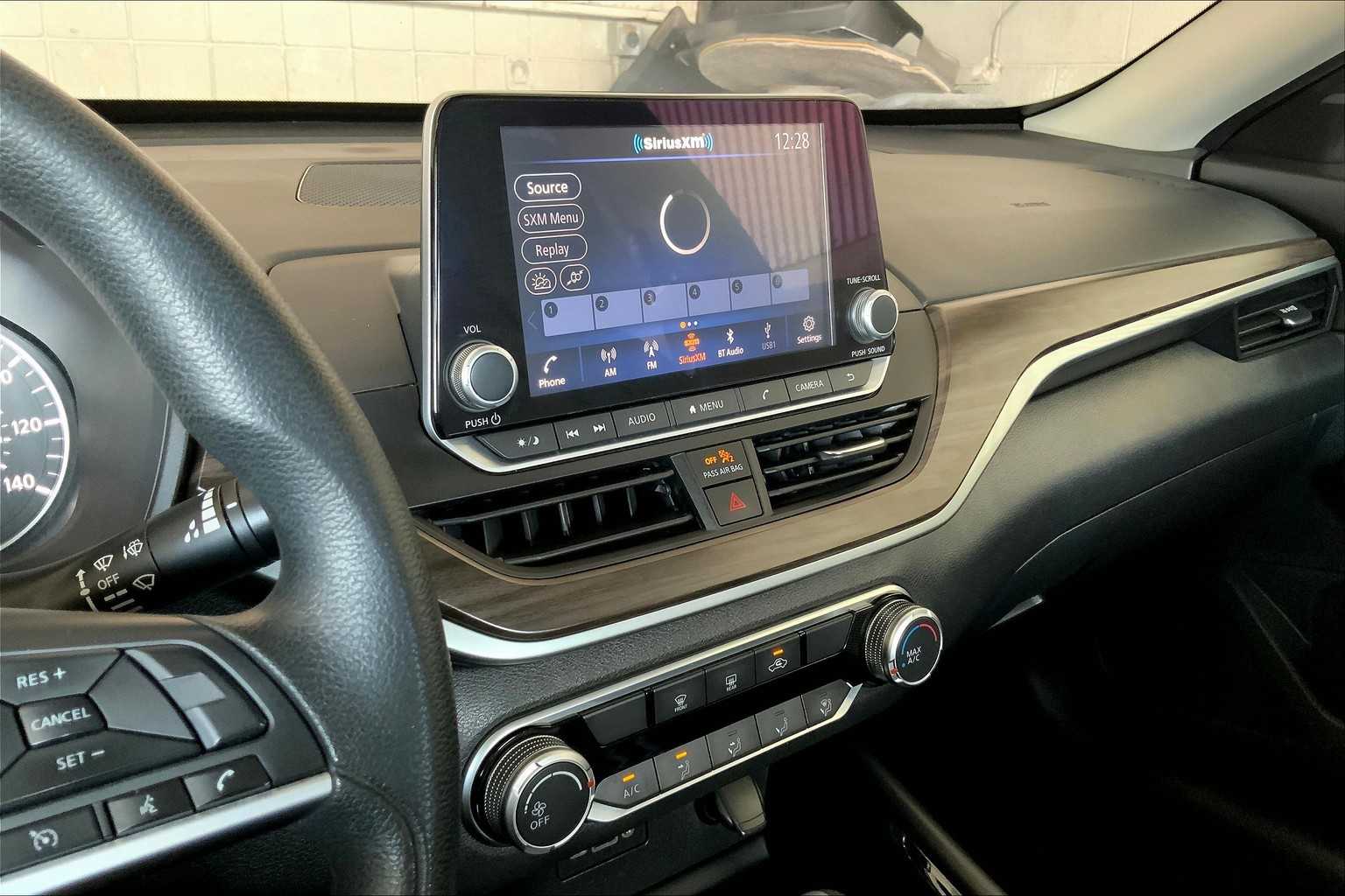 2023 Nissan Altima 2.5 SV photo 6