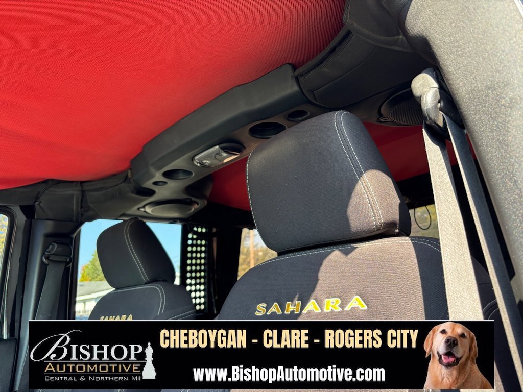 2014 Jeep Wrangler Unlimited Sahara photo 14