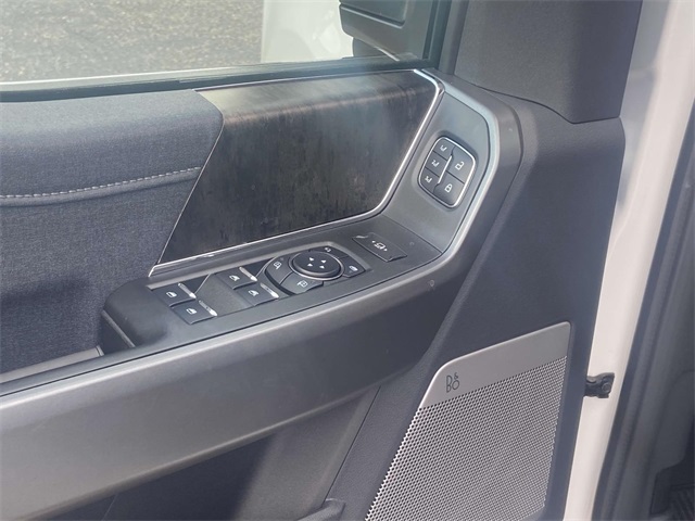 2025 Ford F-350 photo 12