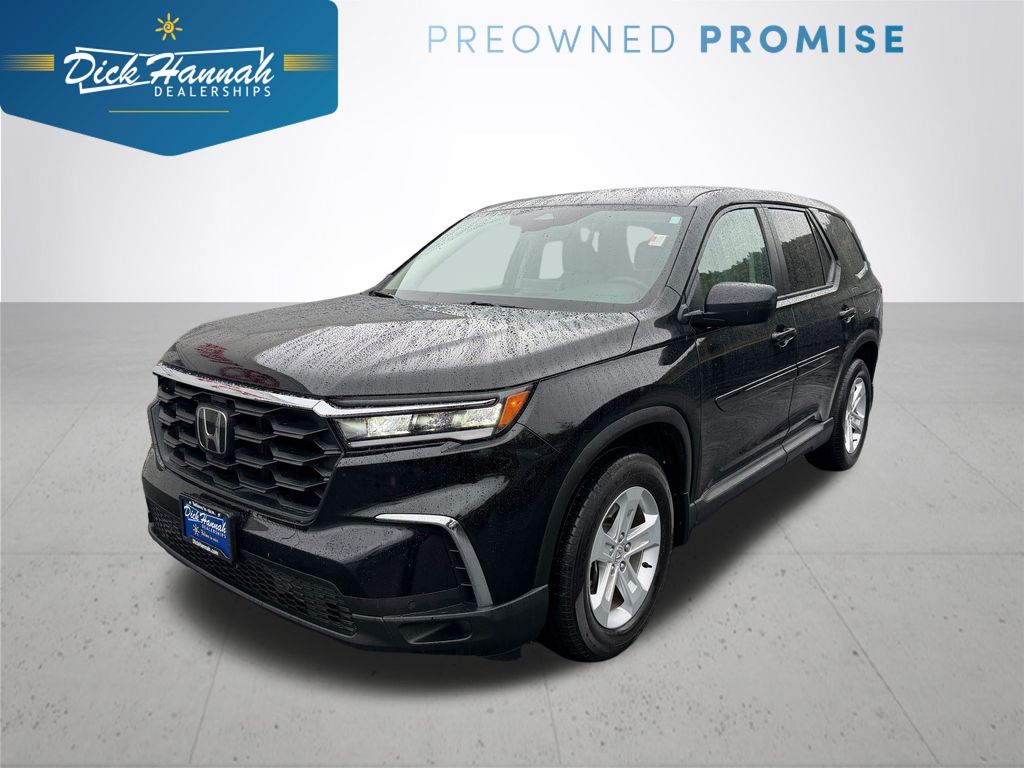 2023 Honda Pilot LX's photo