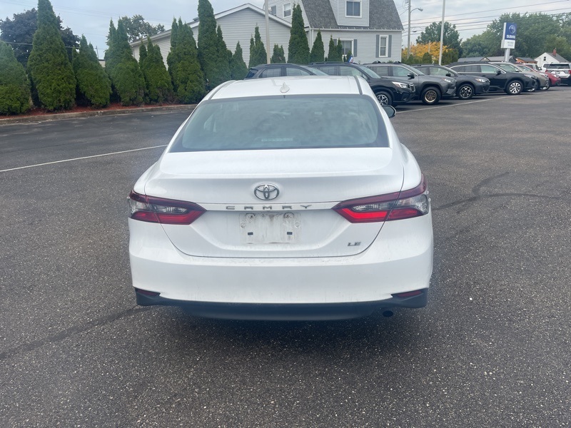 2022 Toyota Camry LE photo 3