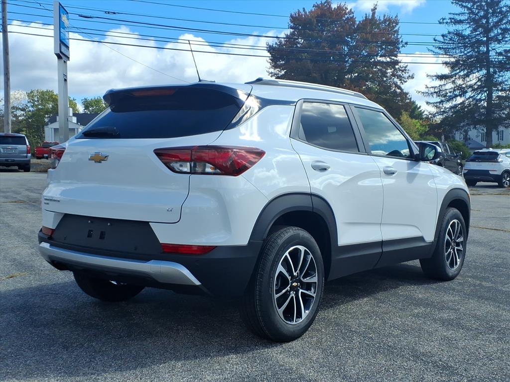 2026 Chevrolet Trailblazer LT photo 3