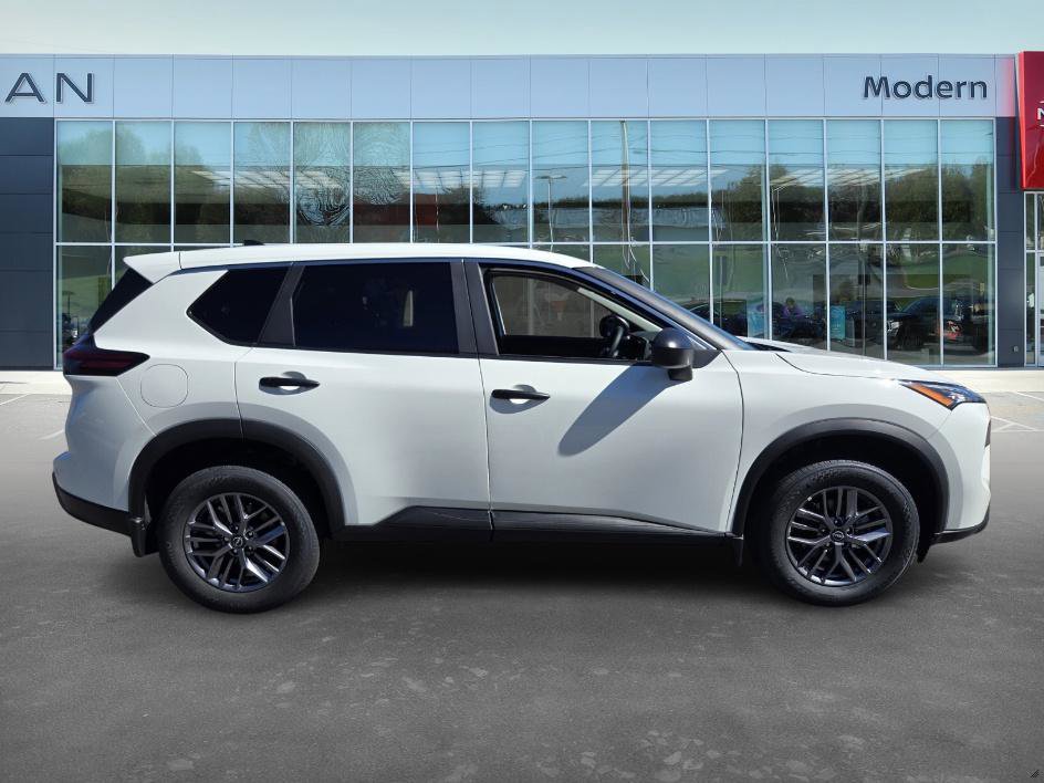 2026 Nissan Rogue S photo 4