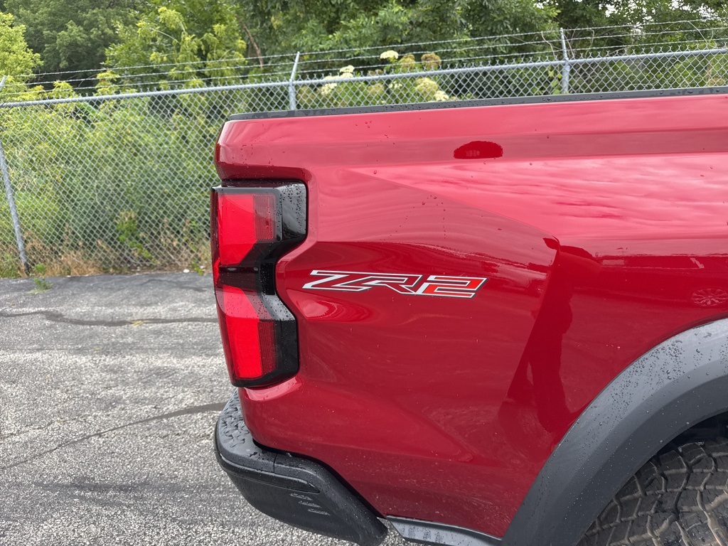 2025 Chevrolet Colorado ZR2 photo 3
