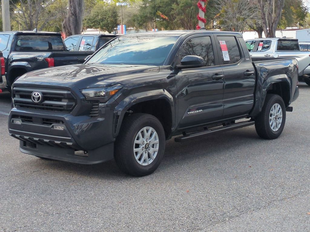 2025 Toyota Tacoma SR5's photo