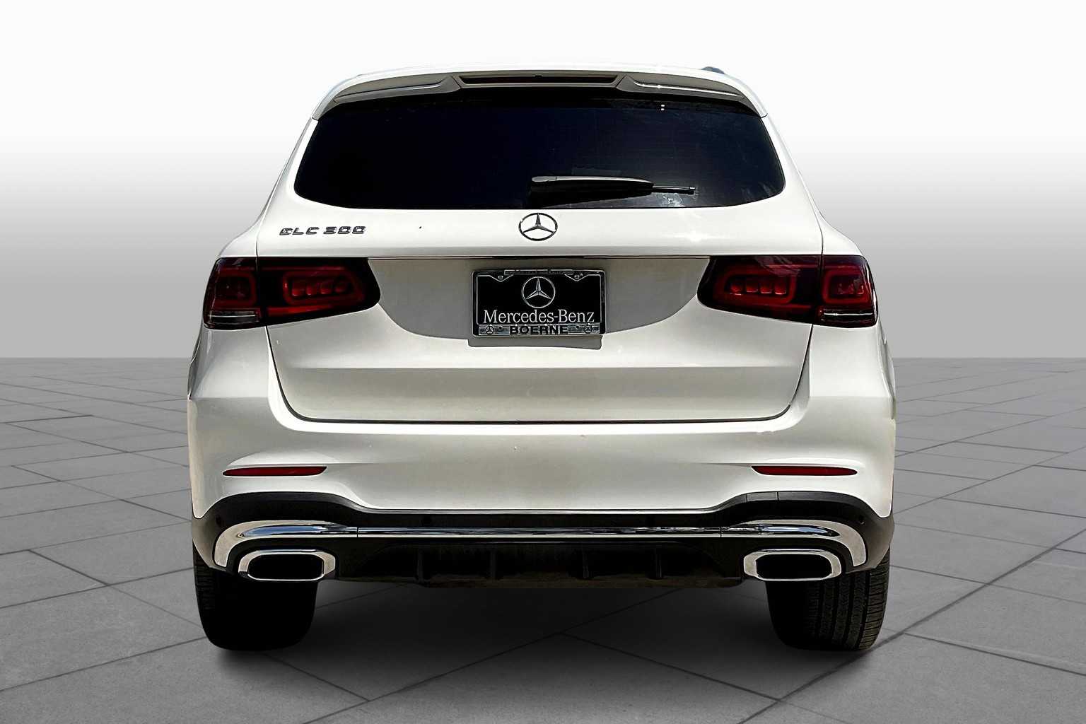 2022 Mercedes Benz GLC 300 photo 4