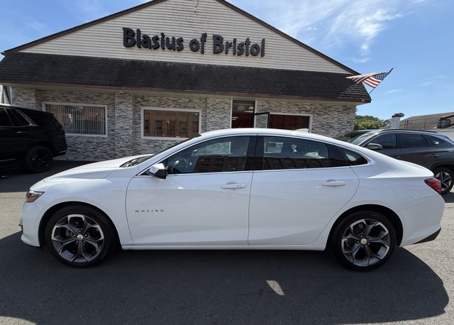 2024 Chevrolet Malibu 1LT photo 4