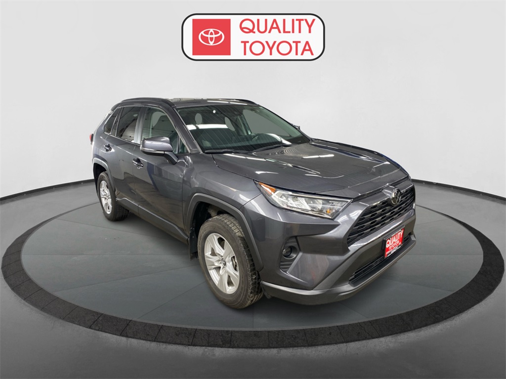 2020 Toyota RAV4 XLE photo 2