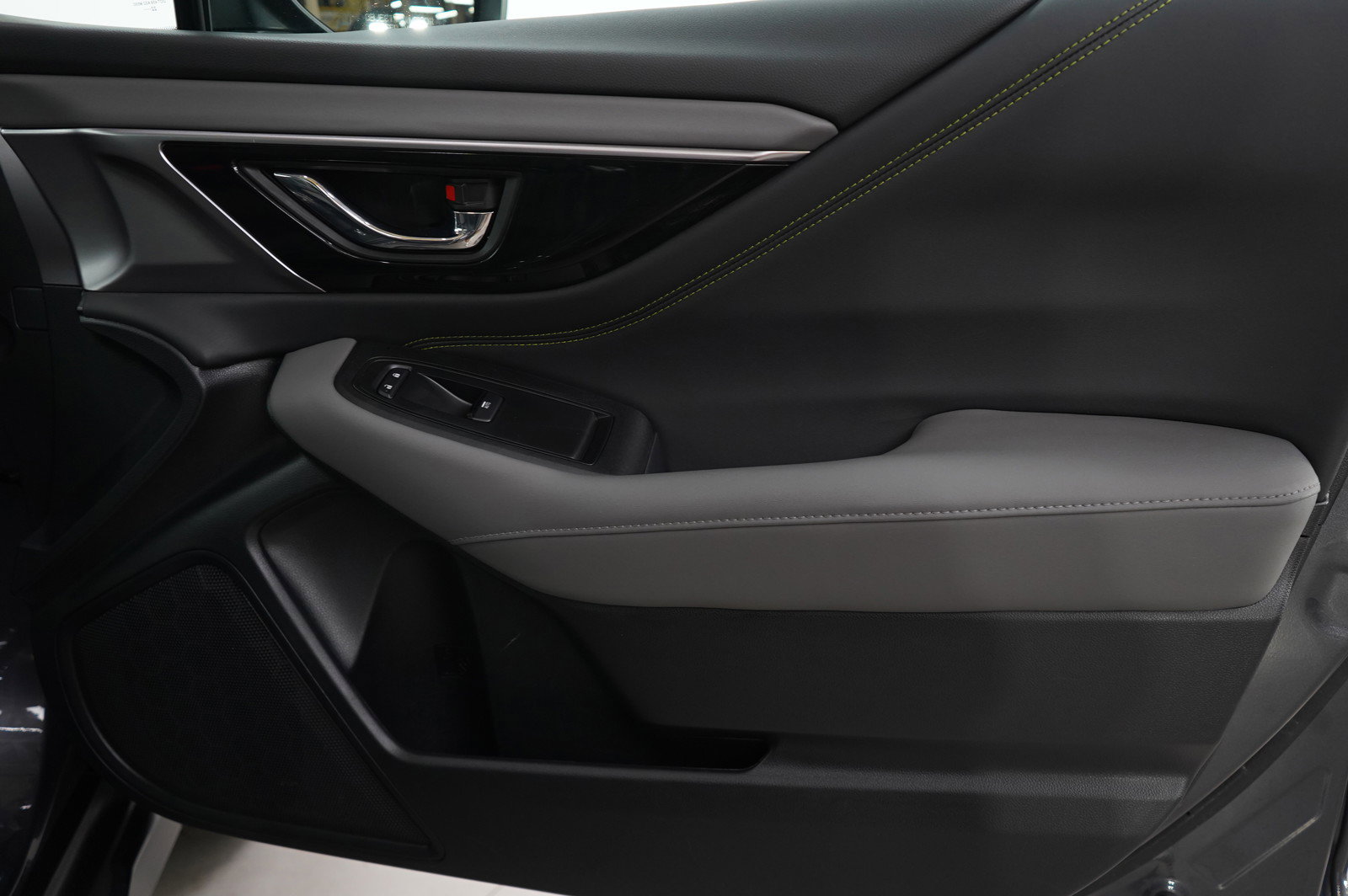2023 Subaru Outback Onyx Edition photo 9