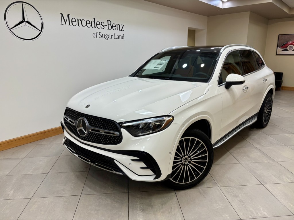 2026 Mercedes-Benz GLC Base's photo
