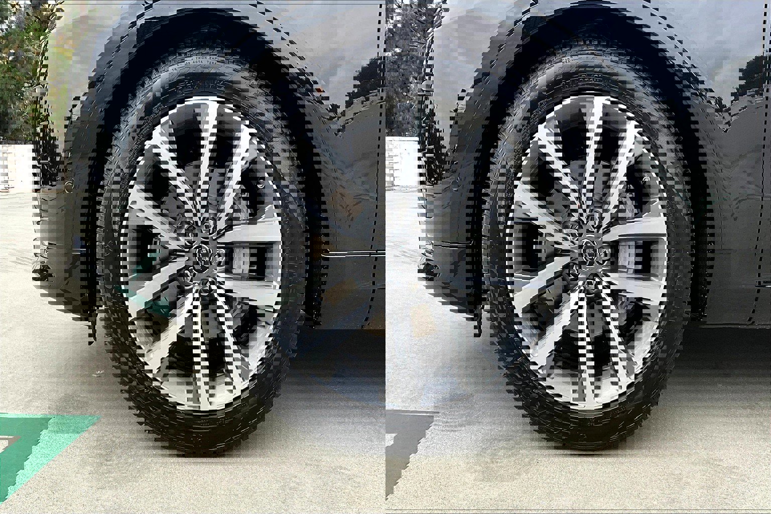 2025 Land Rover Discovery SE photo 10