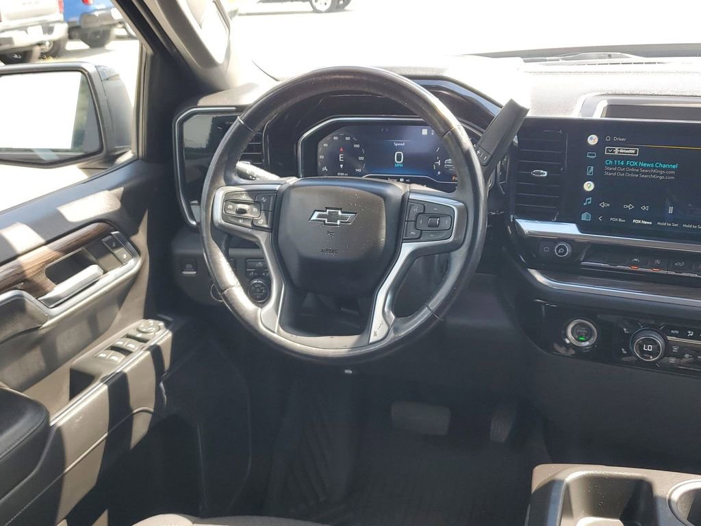 2022 Chevrolet Silverado RST photo 15