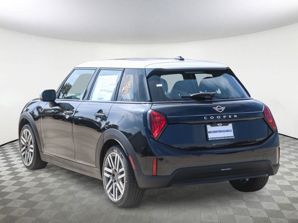 2026 Mini Cooper 4 Door Hardtop Iconic photo 2