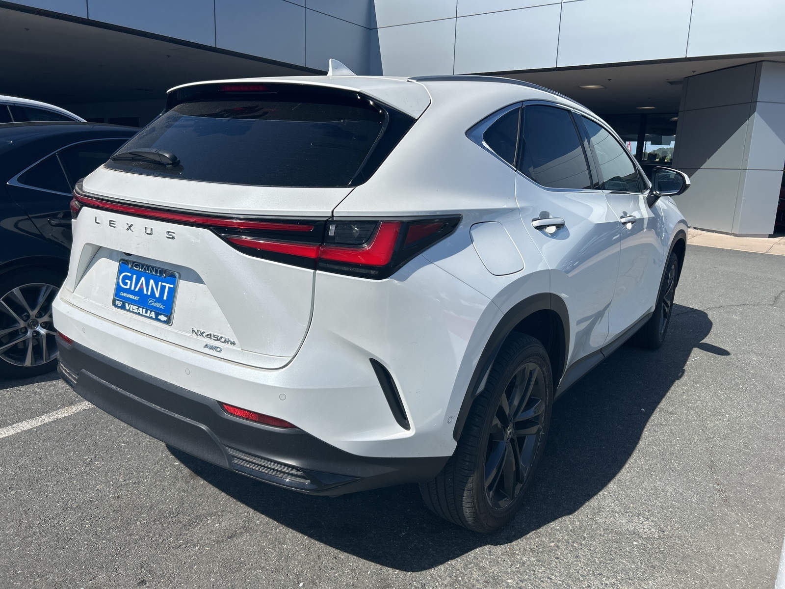 2023 Lexus NX 450h+ Luxury photo 4