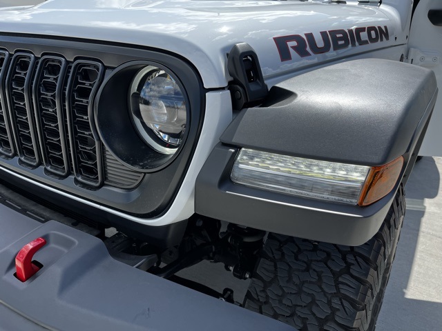 2025 Jeep Wrangler Rubicon photo 12