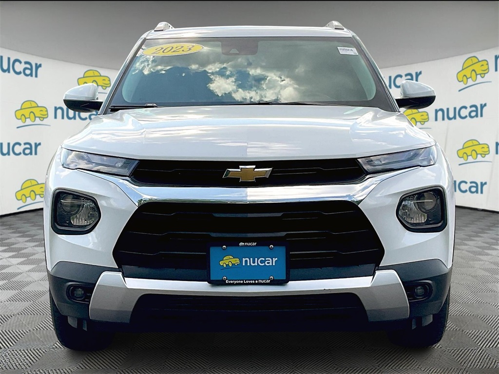 2023 Chevrolet Trailblazer LT photo 2