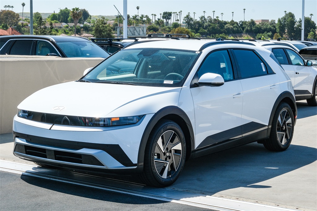 2025 Hyundai Ioniq 5 SEL photo 3