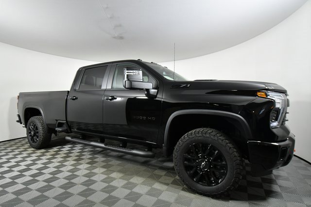 2025 Chevrolet Silverado 3500HD LT photo 8