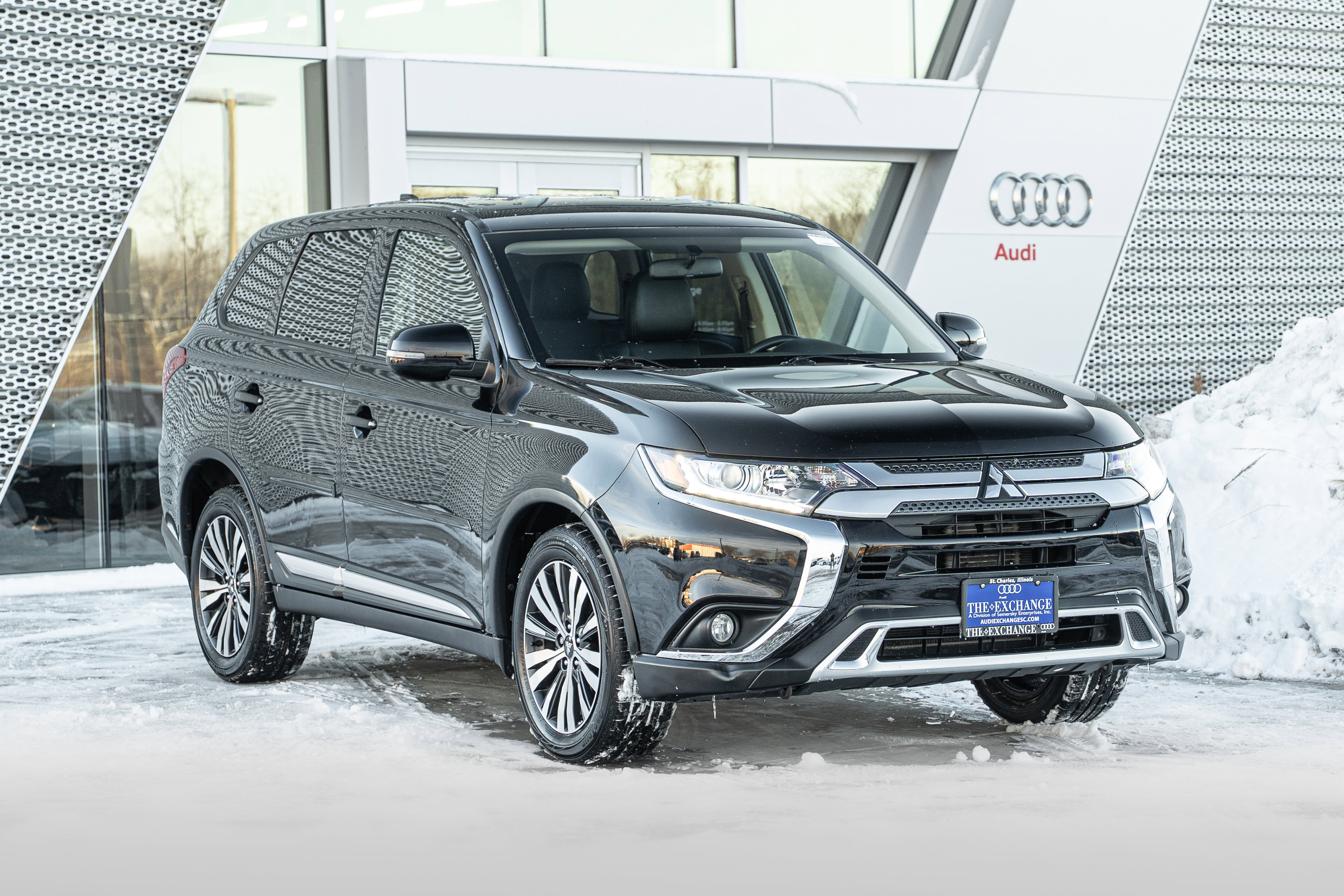 Used 2019 Mitsubishi Outlander SE with VIN JA4AD3A32KZ012677 for sale in St. Charles, IL