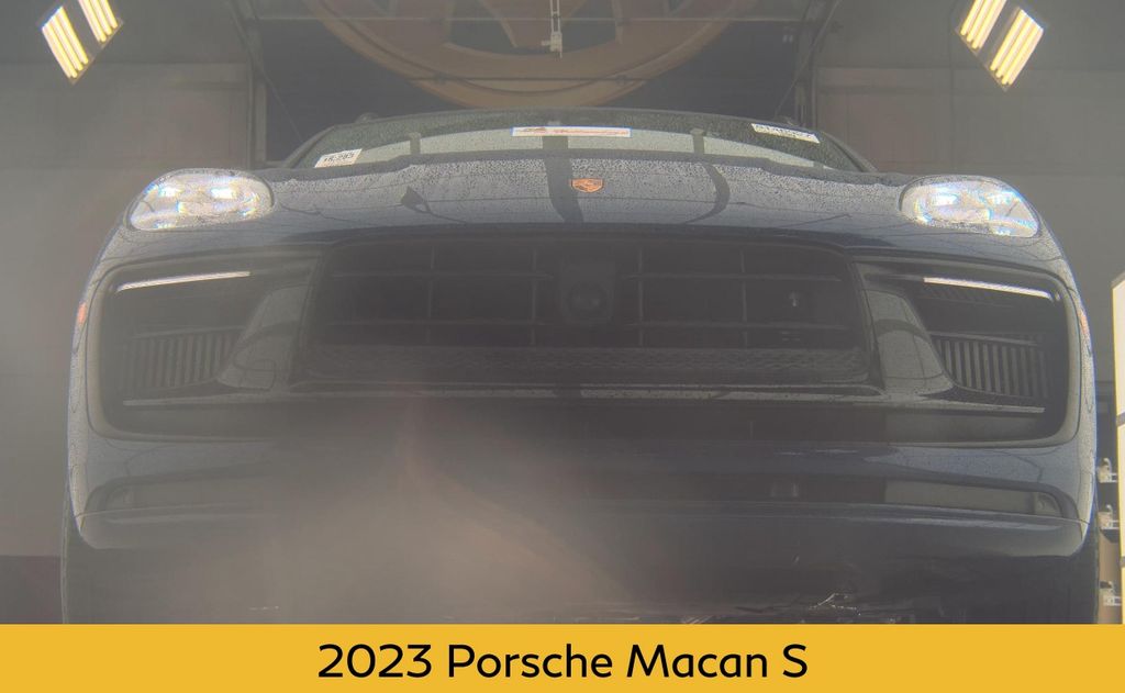2023 Porsche Macan S photo 2
